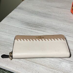 Coach outlet Accordion Zip Wallet With Whipstitch